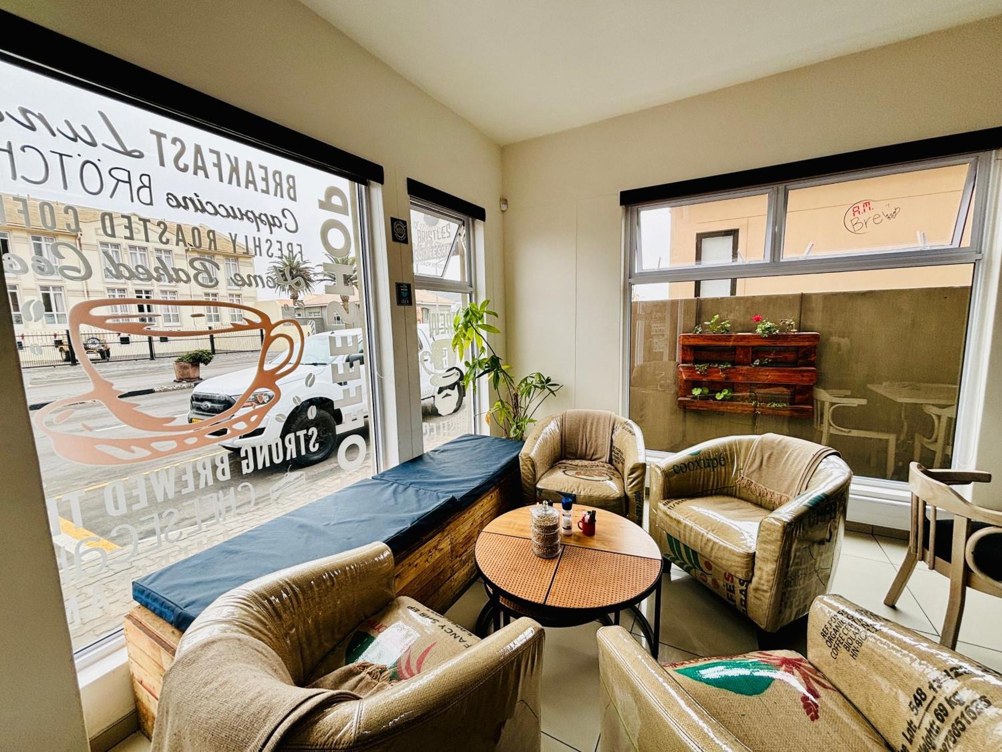 Bright & Stylish Self Catering Swakopmund Cbd Apartment Exterior photo